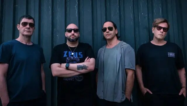 Duman’ın solisti Kaan Tangöze şafak operasyonuyla gözaltına alındı