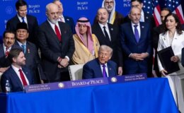 Tarihi zirvede söylediklerine bakın: Genç ve yakışıklı erkeklerden…