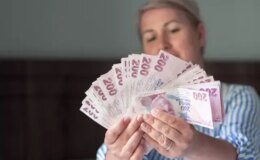 Emeklilerin beklediği ödemeler hesaplara yattı