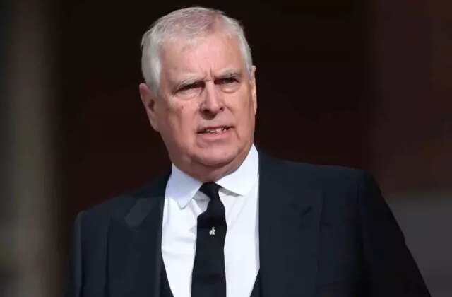 Epstein bağlantısı nedeniyle gözaltına alınmıştı! İngiltere’de eski Prens Andrew’un taht sırasından çıkarılabileceği iddiası