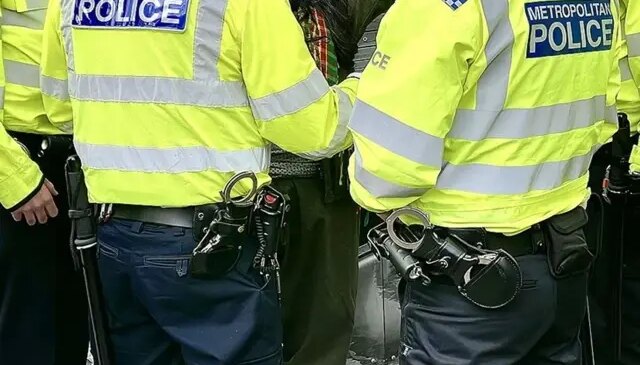 Epstein belgeleri sonrası İngiltere’de alarm, Londra Polisi teyakkuza geçti