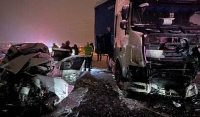 Erzurum’da katliam gibi kaza: 4 kişi feci şekilde can verdi