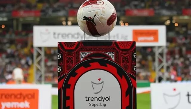 Süper Lig ekibi durdu durdu son gün 4 bomba birden patlattı