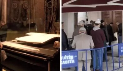 Fatih’te bulunan Hırka-i Şerif ziyarete açıldı