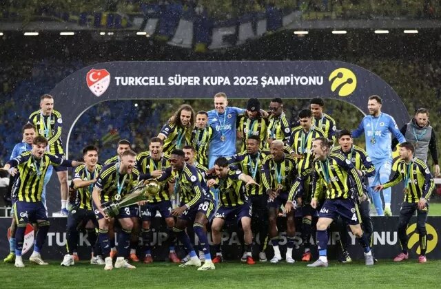 Fenerbahçe’de sakatlık şoku! Yıldız isim bıçak altına yattı