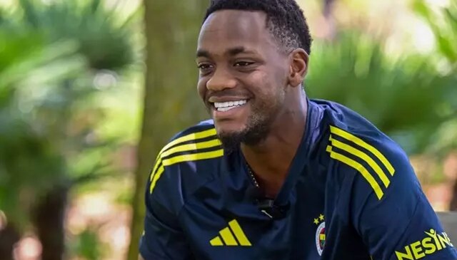 Fenerbahçe’den kovulan Jhon Duran’ın ilk maçında yaptıkları olay oldu