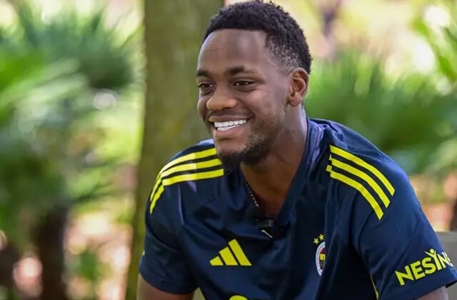 Fenerbahçe’den kovulan Jhon Duran’ın ilk maçında yaptıkları olay oldu