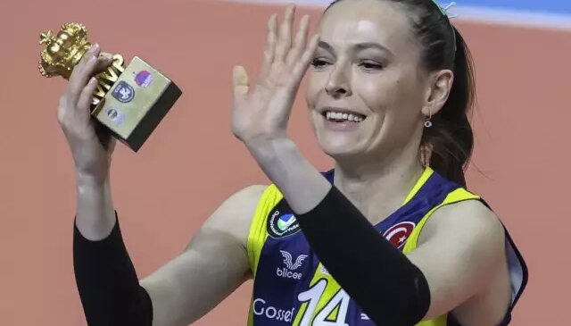 Fenerbahçe, Eda Erdem ile son kez sözleşme uzatıyor