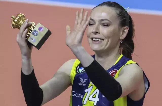 Fenerbahçe, Eda Erdem ile son kez sözleşme uzatıyor