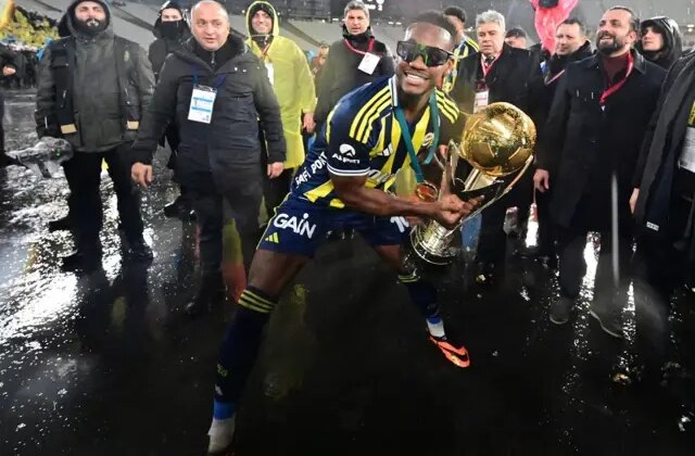 Fenerbahçe, Jhon Duran’ın sözleşmesini feshetti