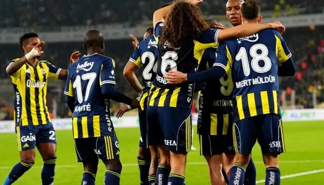 Fenerbahçe’nin namağlup ünvanını 21. haftada da sürdürdü