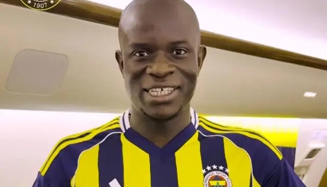 Fenerbahçe’nin yeni transferi Kante, İstanbul’a geldi