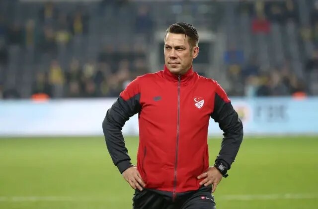 Fırat Aydınus’tan “Takım tutuyor musun?” sorusuna bomba yanıt