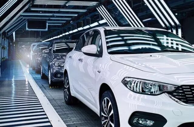 Ford, yazılım hatası nedeniyle 4 milyondan fazla aracını geri çağırdı