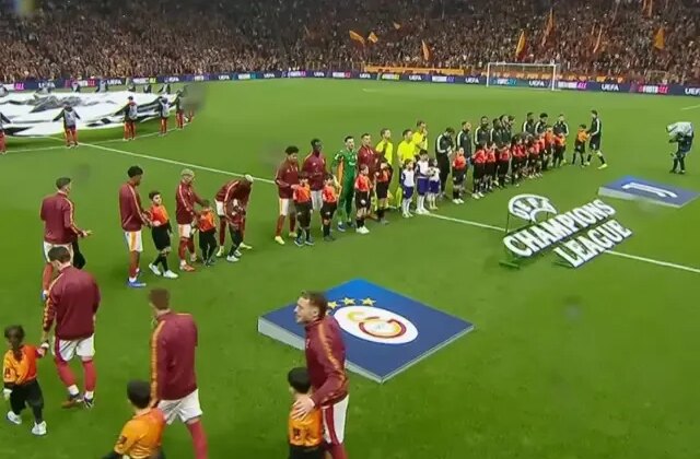 Galatasaray tarihi maça Darüşşafaka öğrencileriyle çıkmış