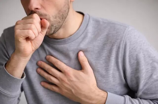 Geçmeyen öksürük 35 binde bir görülen hastalık çıktı, 4 ameliyat geçirdi