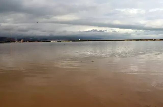 Hatay’da sağanak yağış tarım arazilerini vurdu