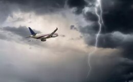 Havada büyük panik! Futbol takımını taşıyan uçak zorunlu iniş yaptı