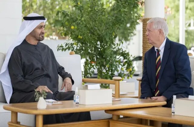 Hayatını kaybettiği iddia edilen BAE lideri Al Nahyan, günler sonra ortaya çıktı