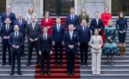 Hollanda’da yeni azınlık hükümeti seçimden 117 gün sonra yemin etti