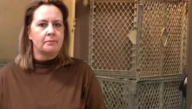 İnfial yaratan olay! Evlat edindiği 2 çocuğu kafese kapatıp yıllarca şiddet uyguladı