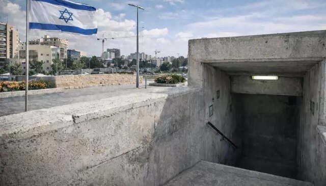 İsrail’de sığınaklar halkın kullanımına açıldı