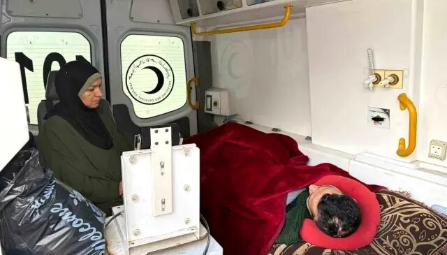 İsrail Refah sınır Kapısı’nda geçişi durdurdu, hastalar ambulanslarda mahsur kaldı