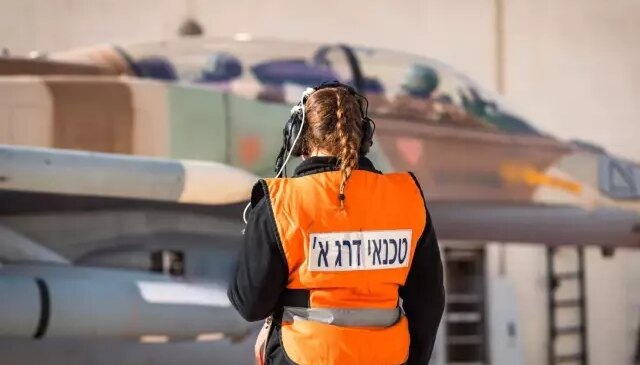 İsrail savaş uçakları İran’a ikinci dalga saldırı başlatmak üzere havalandı