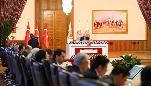 İşte tarihi rapora “hayır” diyen ve çekimser oy kullanan isimler