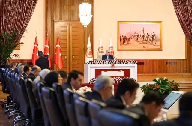 İşte tarihi rapora “hayır” diyen ve çekimser oy kullanan isimler