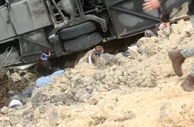 Katliam otobüsünden sağ kurtulanlar o anları anlattı: İnsanlar düşmeye başladı, tutamadım