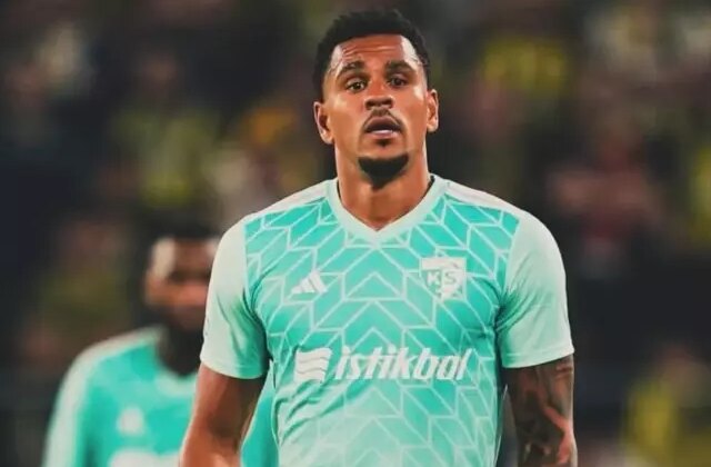 Kayserispor’da Onugkha ile ipler koptu! Kadro dışı kaldı, sosyal medya hesaplarını takipten çıktı