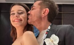 Kenan Doğulu’dan Beren Saat’e sahnede aşk dolu kutlama