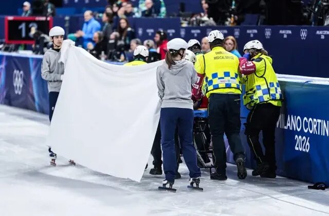 Kış Olimpiyatları’nda korku dolu anlar! Paten bıçağı yüzünü kesti, az kalsın kör kalacaktı