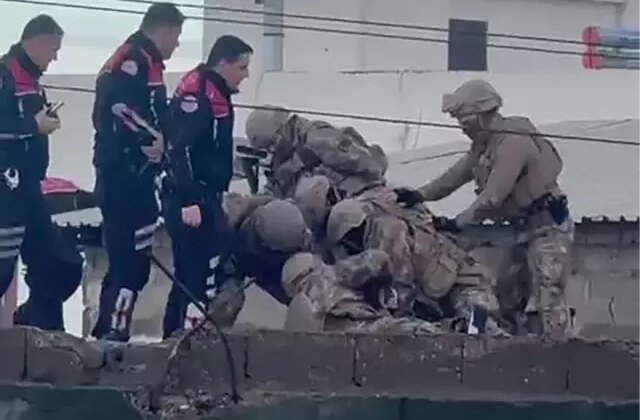 Dedikoduyu duyup 4 kişiyi vurdu, özel harekat yaka paça böyle aldı