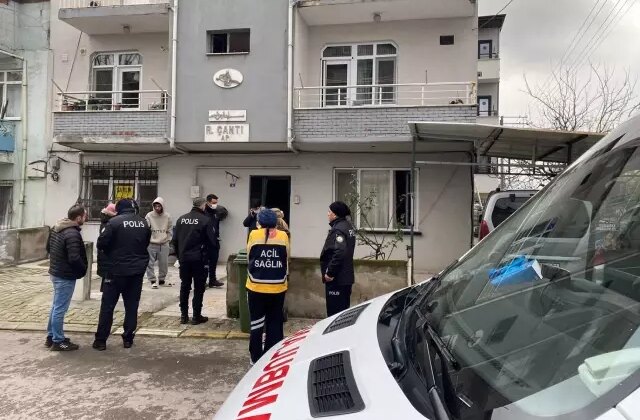 Komşuları ihbar etti, binadaki kötü koku ölümü ortaya çıkardı
