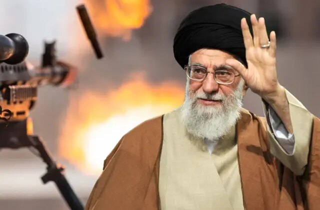 Hamaney’in konutunda silah sesleri! ABD’den önce tetiğe bastılar