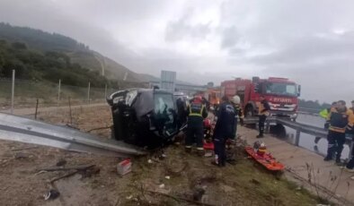 Kontrolden çıkan araç bariyere çarptı: 2 ölü