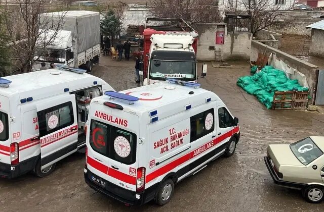 Köyde facia! Anne, baba ve 8 aylık bebek evde ölü bulundu