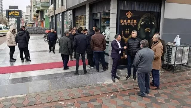 Kuyumcuda silahlı soygun! Müdahale eden polis vuruldu