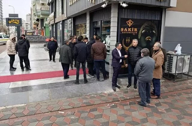 Kuyumcuda silahlı soygun! Müdahale eden polis vuruldu