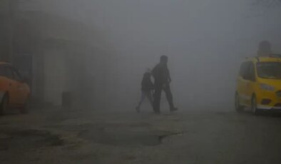 Öğlen saatinde hava bir anda karardı, kimse birbirini göremedi