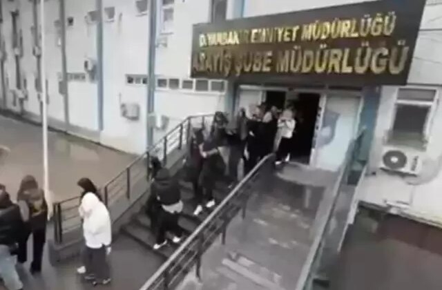 Masaj salonu görünümlü fuhuş ağına baskın