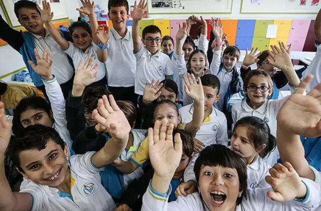 MEB’den öğrencileri üzecek takvim! Tatiller birleşti