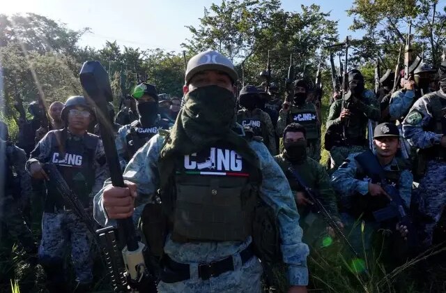 Meksika’yı ateşe veren kartel gözünü halka çevirdi: Sokağa çıkanı vururuz