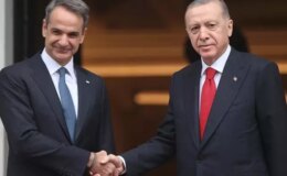 Miçotakis’ten 10 bakanla Türkiye çıkarması