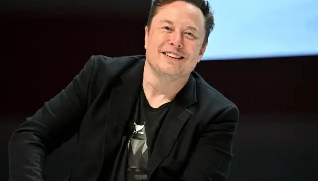 Musk tarihte 850 milyar dolar servete ulaşan ilk insan oldu