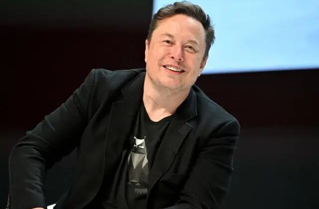 Musk tarihte 850 milyar dolar servete ulaşan ilk insan oldu