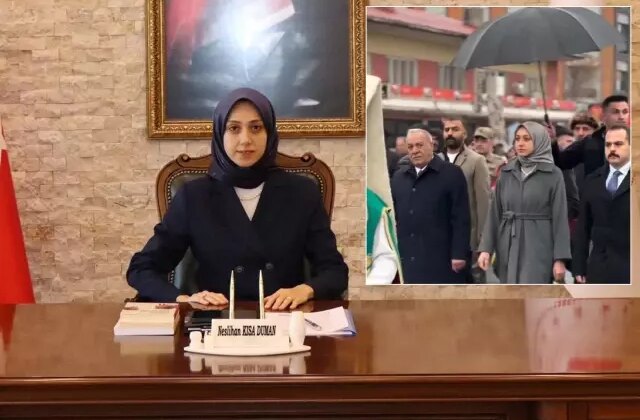 Ne diyeceği merak konusuydu: Şemsiyesini polise tutturan kaymakamdan açıklama var