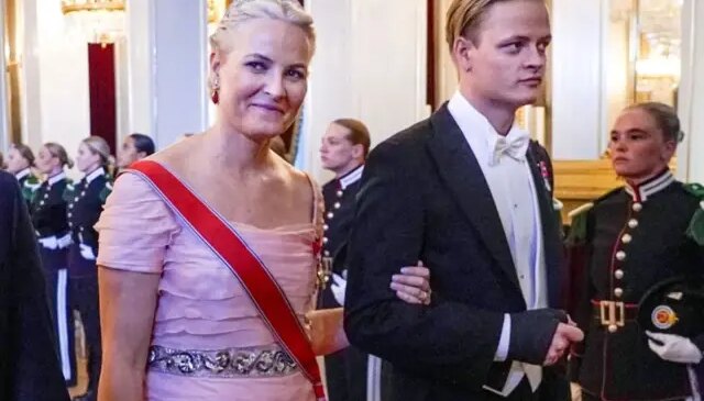 Epstein’dan hamile kaldığı iddia edilen Norveç Veliaht Prensesi Mette-Marit’in oğlu gözaltına alındı